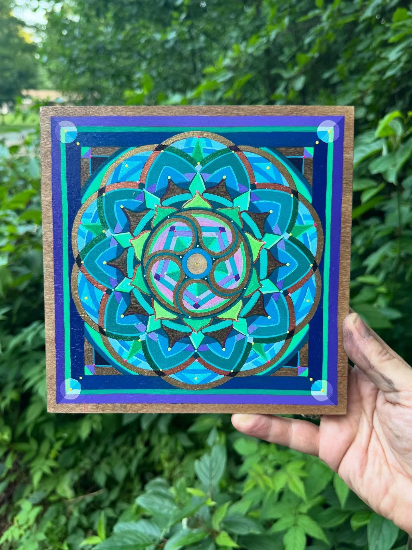 New jam and a dirty hand. 💚💜💛