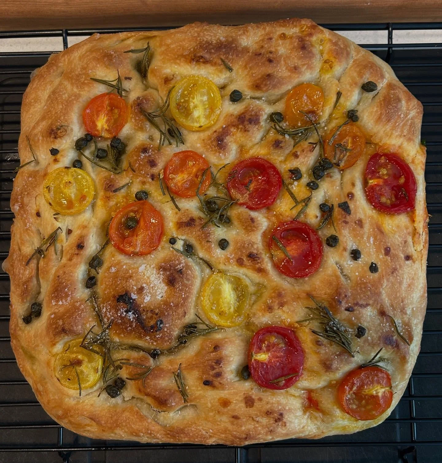 Baking skills are currently sitting around 4.3/10 but making progress. 🥖🍕

#foccacia #sourdoughbread #detroitstylepizza #chickencutlet #sourdoughstarter #kingarthur #supper