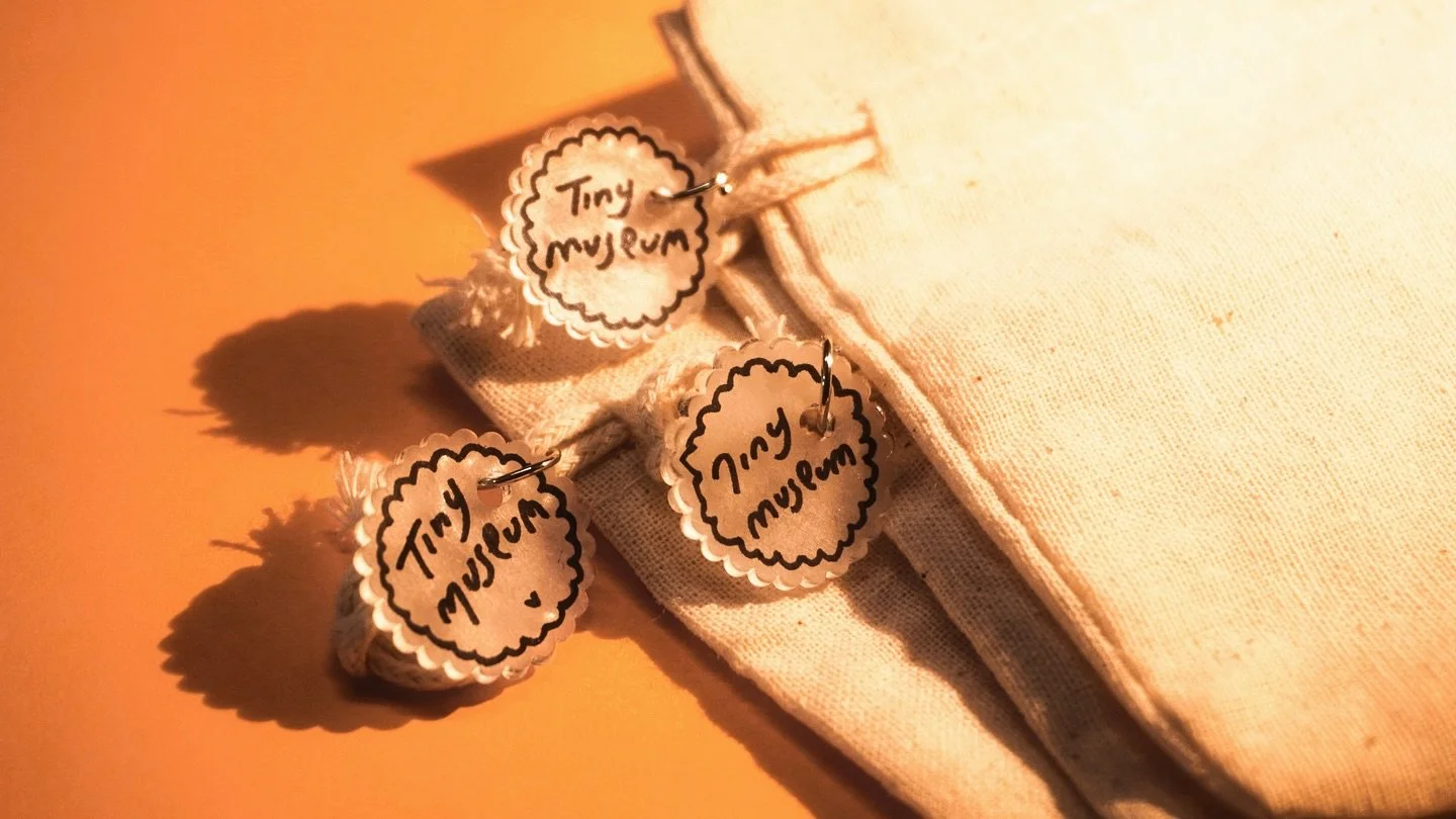 Limited pocket bags for customized orders! ⋆⑅&deg;₊

Shop on Etsy now! @its.tinymuseum 

#character #cute #clay #packagedesign #keychain #custom #procreate #illustration #art #tinymuseum #buddystone #design