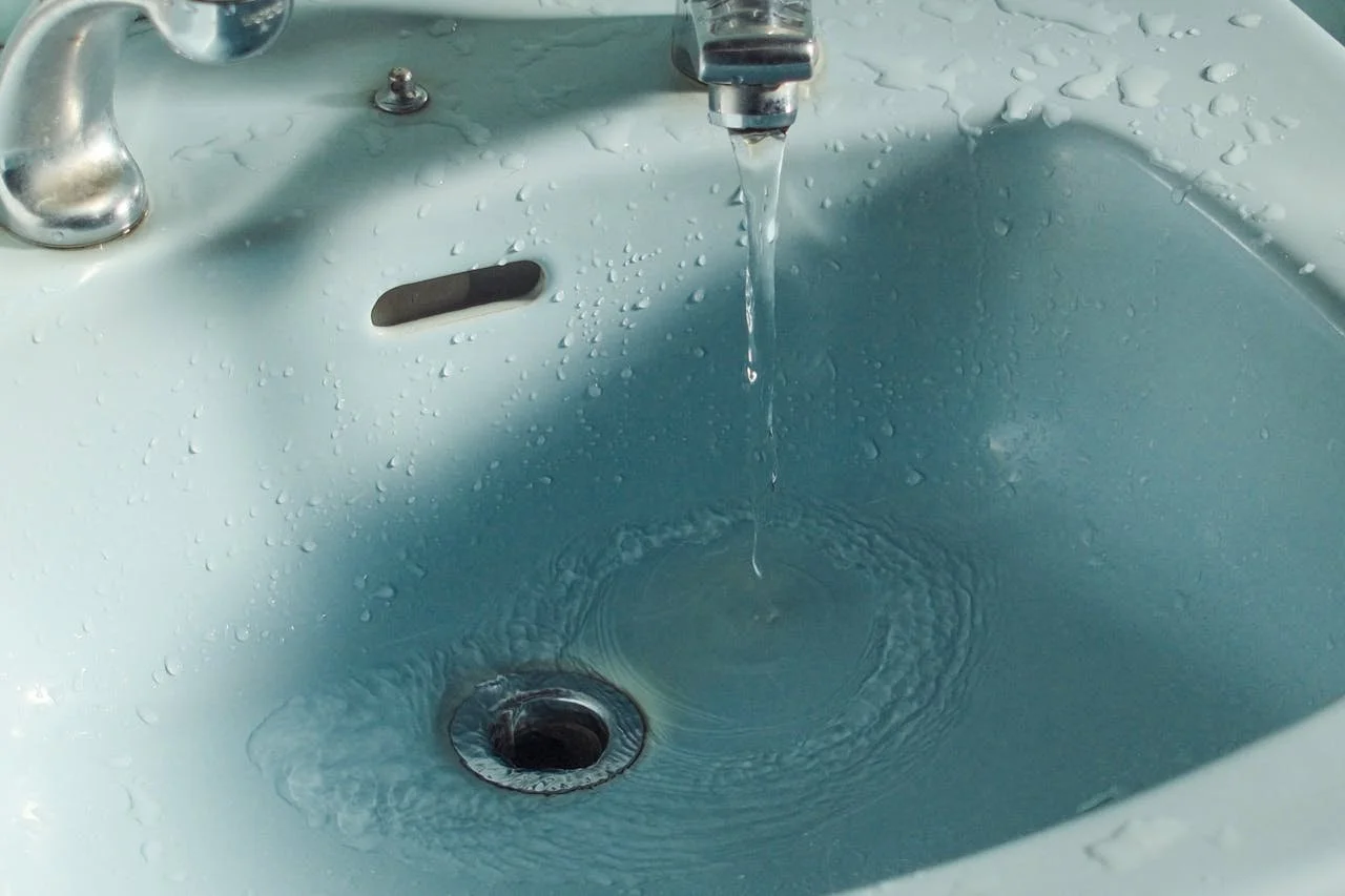 Blocked Drains: Causes, Signs &amp; When to Call a Plumber