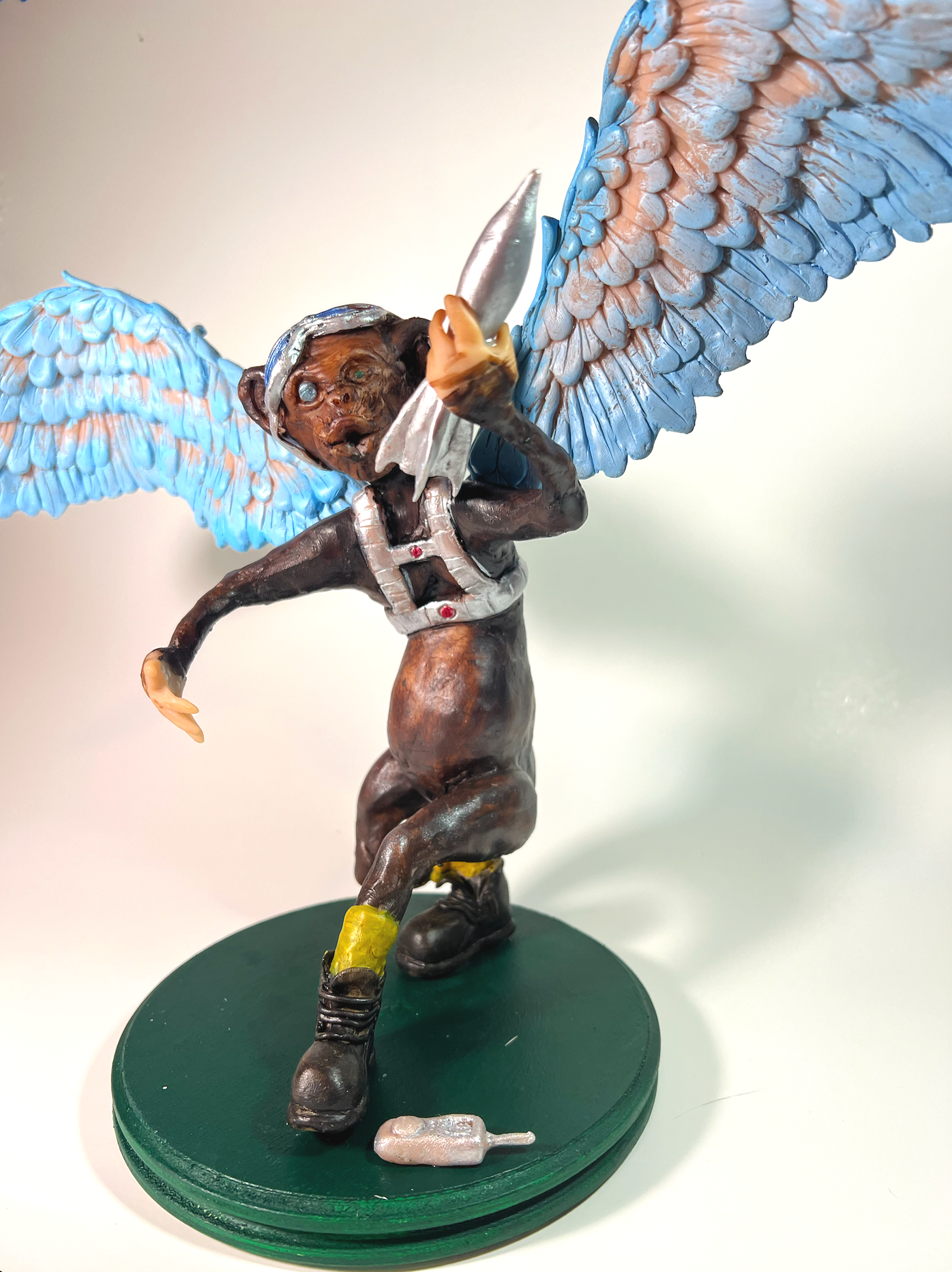 Ramon The Chimp
Wire, Tin Foil, Clay
12FT 