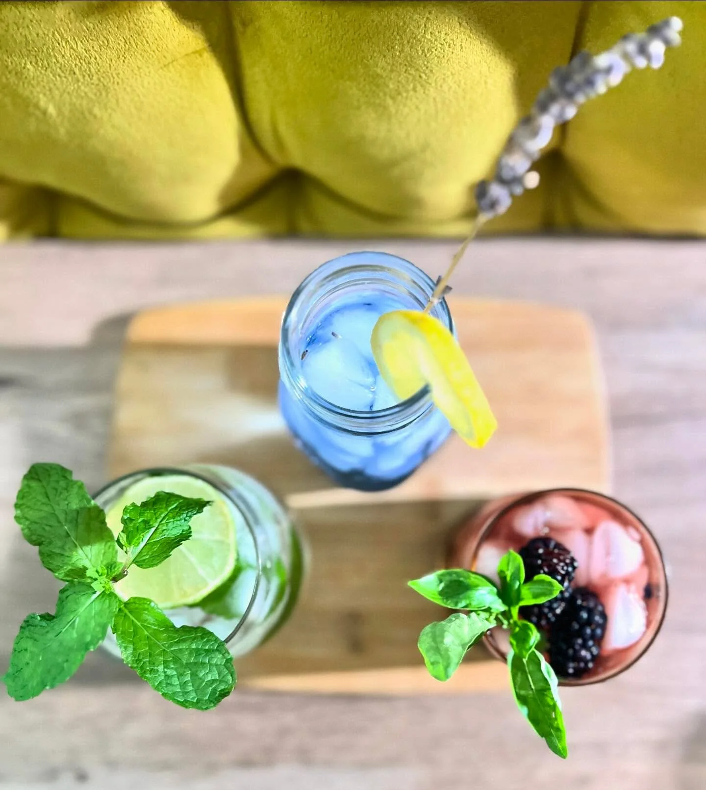 I&rsquo;m ready to make your cocktail and mocktail dreams a reality for your birthday/wedding/backyard bbq. You trying to drink? I&rsquo;ll make it happen. 😇

#eventbartender #charlesonbartending #summervillebartending #bartender #mocktails #cocktai
