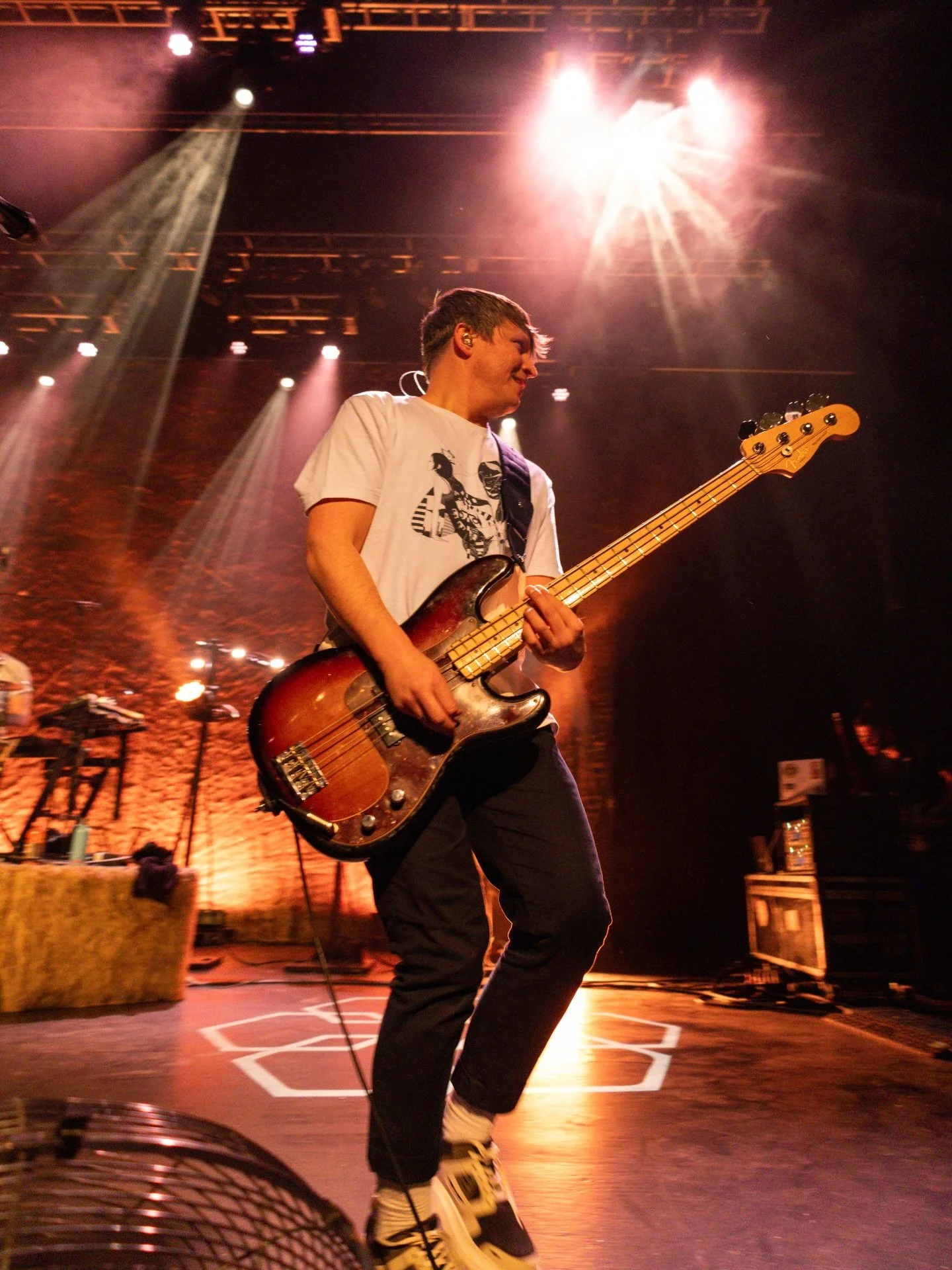 IF THIS IS A ROMCOM, KILL THE DIRECTOR 🎬🗡️

@wombatsofficial at College Street Music Hall 02.09.26

Full gallery and review on @captured_noise 

#thewombats #concertphotography #concertphotographer #njconcertphotographer thewombatstour