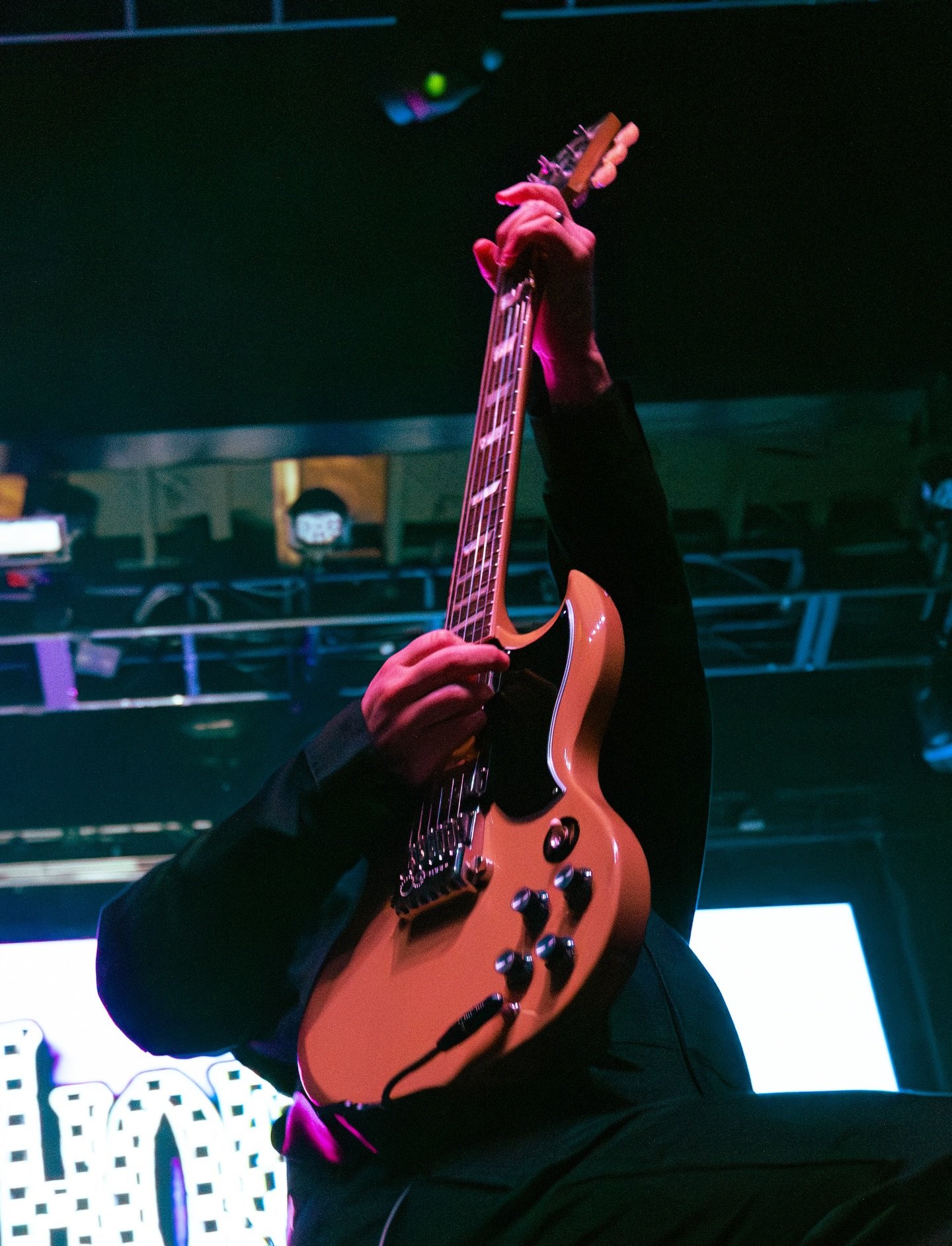 BECAUSE MY HEART IS IN OHIO🖤

@hawthorneheights LIVE AT @thewellmonttheater 
11.23.25

Full gallery and article on @captured_noise 

#concertphotographer #concertphotography #njconcertphotographer  #hawthorneheights #wellmonttheather