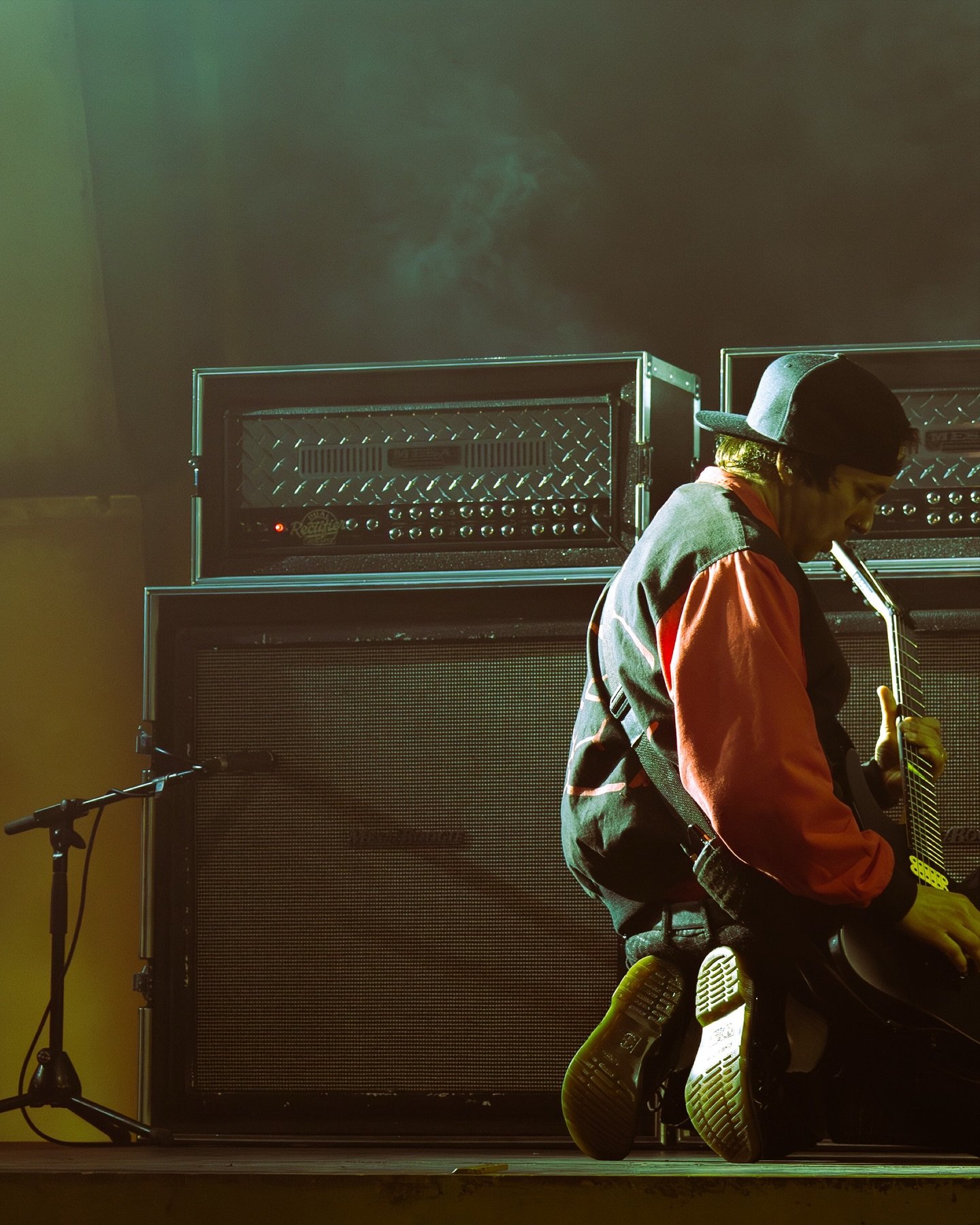 Set ✌️ from @piercetheveil at @jonesbeachtheater !!

Full gallery and article on @captured_noise 

#concertphotographer #concertphotography #njconcertphotographer #jonesbeachtheater #piercetheveil #ptv #piercethevic #nycconcertphotographer