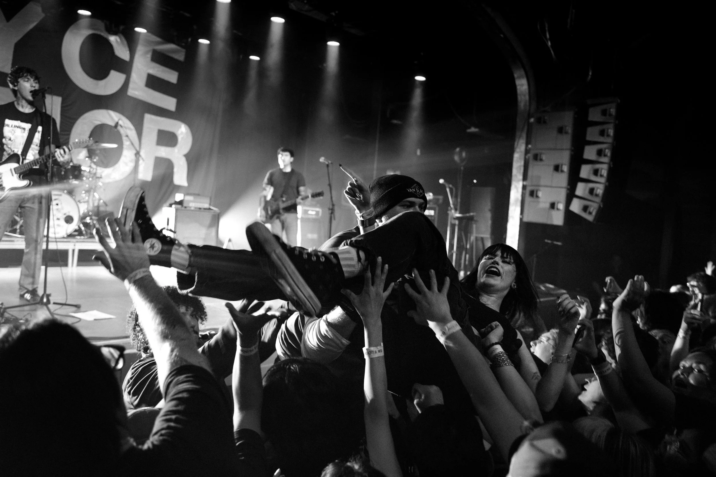 Matt Campbe-@campbell_shoup-JoyceManorCaptured Noise coverage-11.jpg