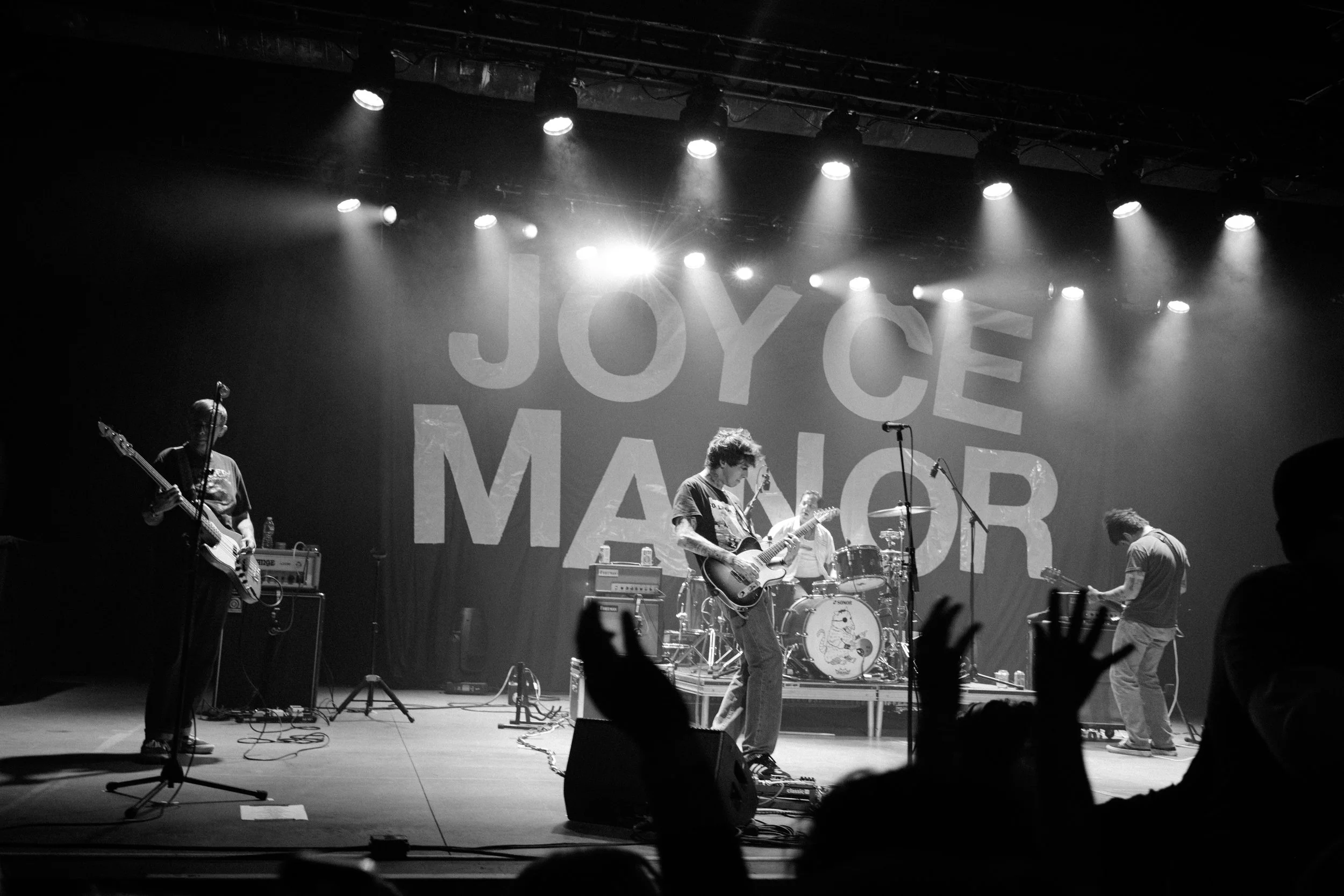 Matt Campbe-@campbell_shoup-JoyceManorCaptured Noise coverage-16.jpg