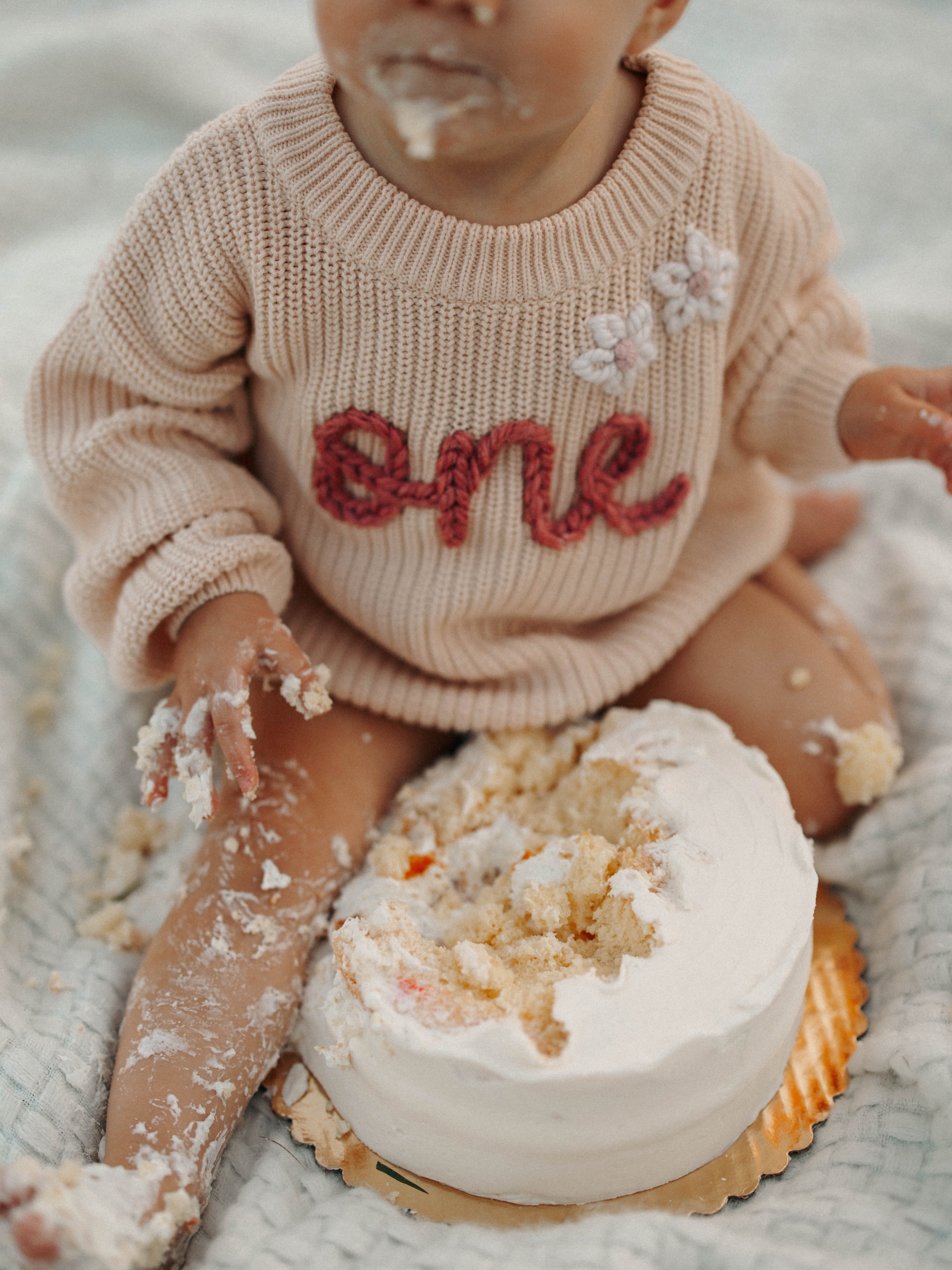 An epic cake smash for Millie&rsquo;s first! 🎂
