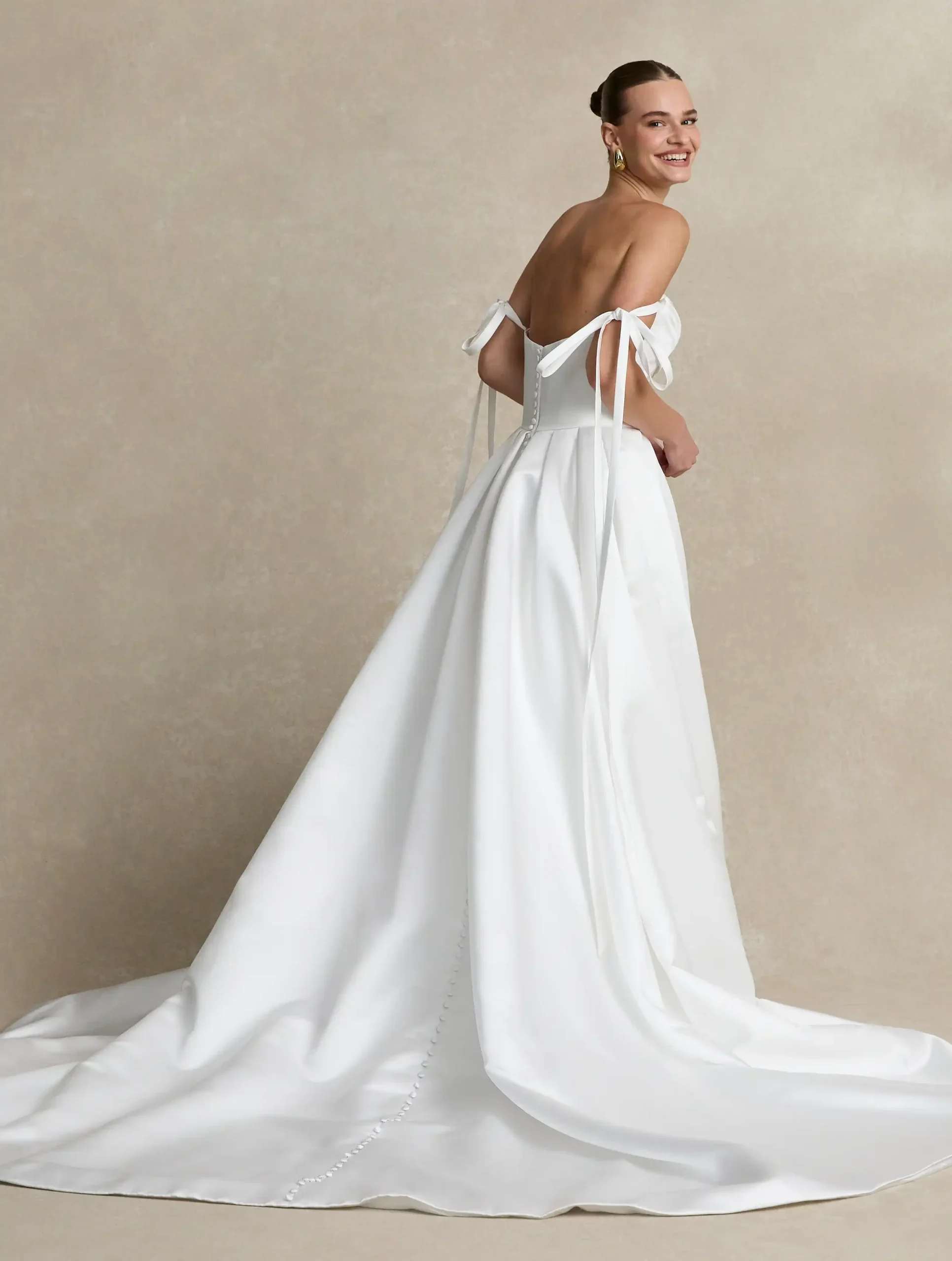 bellarose-wedding-dress-by-la-premier-bridal-full-back-view-s22-25139-2177-scaled.webp