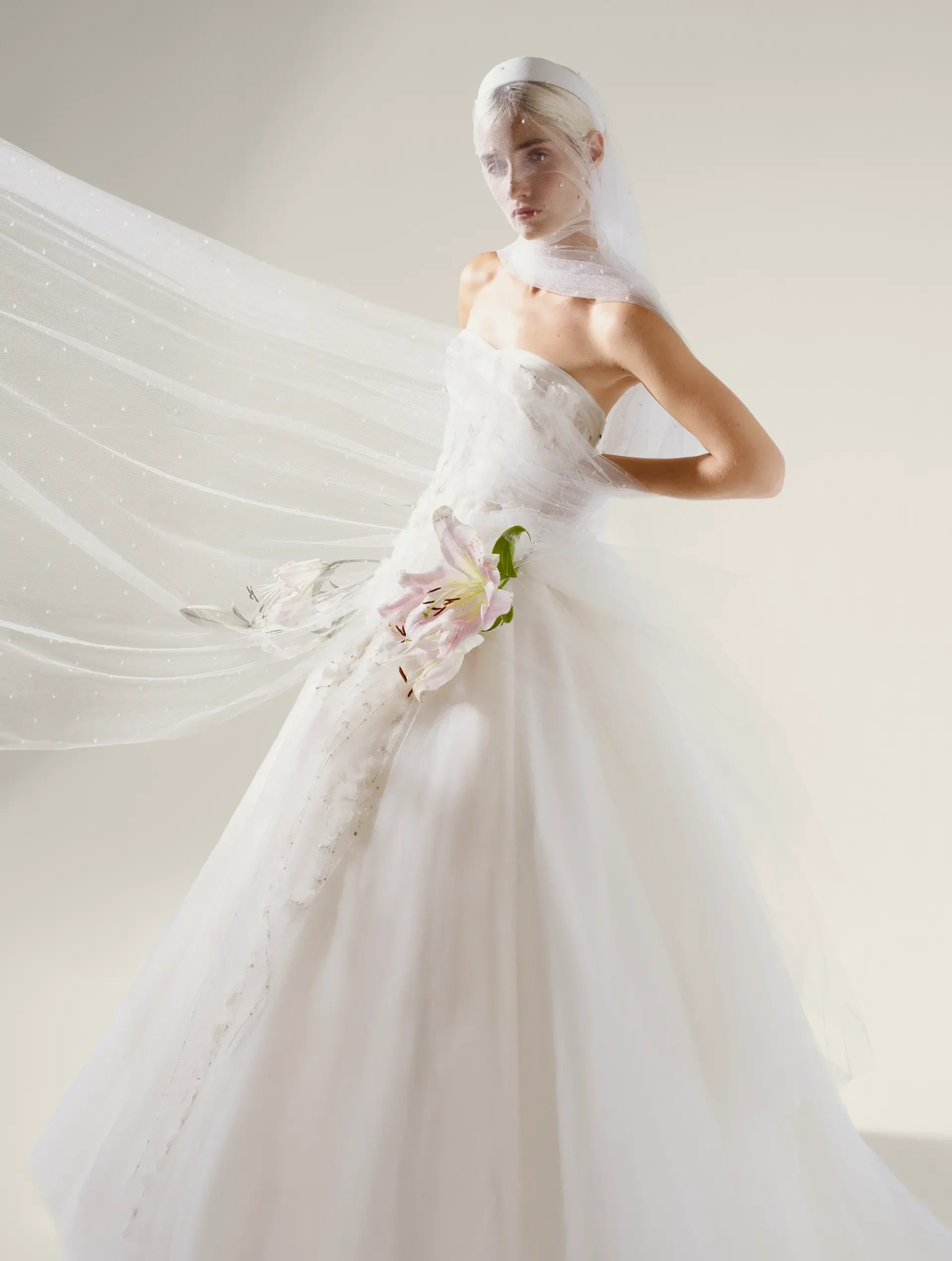 Avra 
by Yolancris Bridal
EU Size 40