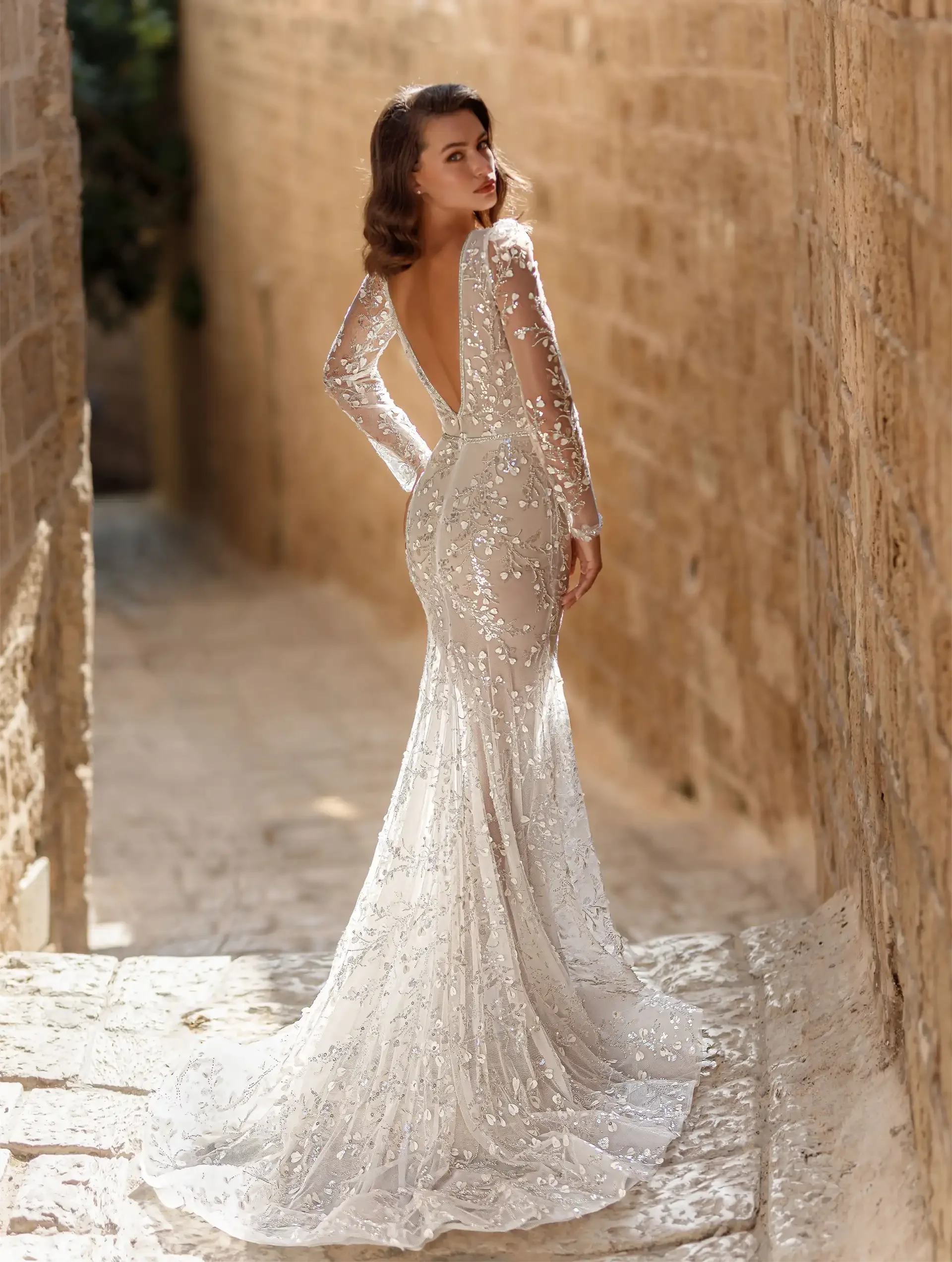 brooke-gown-back-by-adi-shlomo-bridal-sample-01.webp