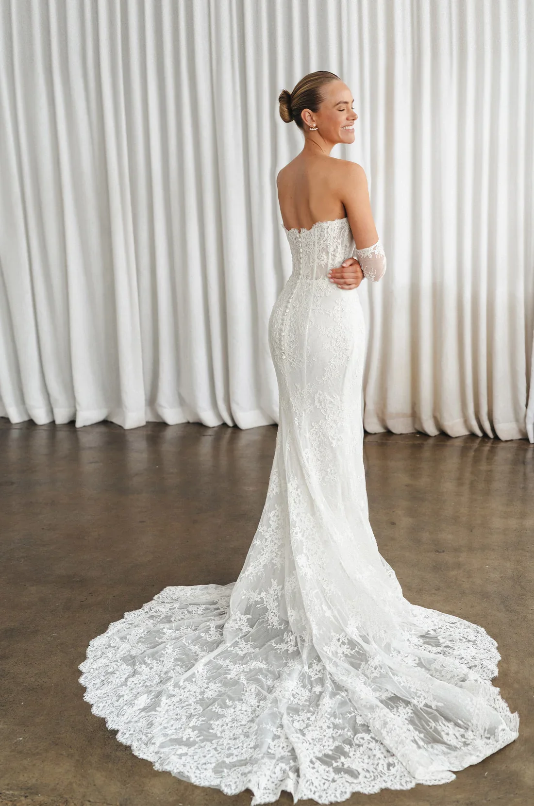 endless-by-la-premiere-bridal-full-back-view.webp