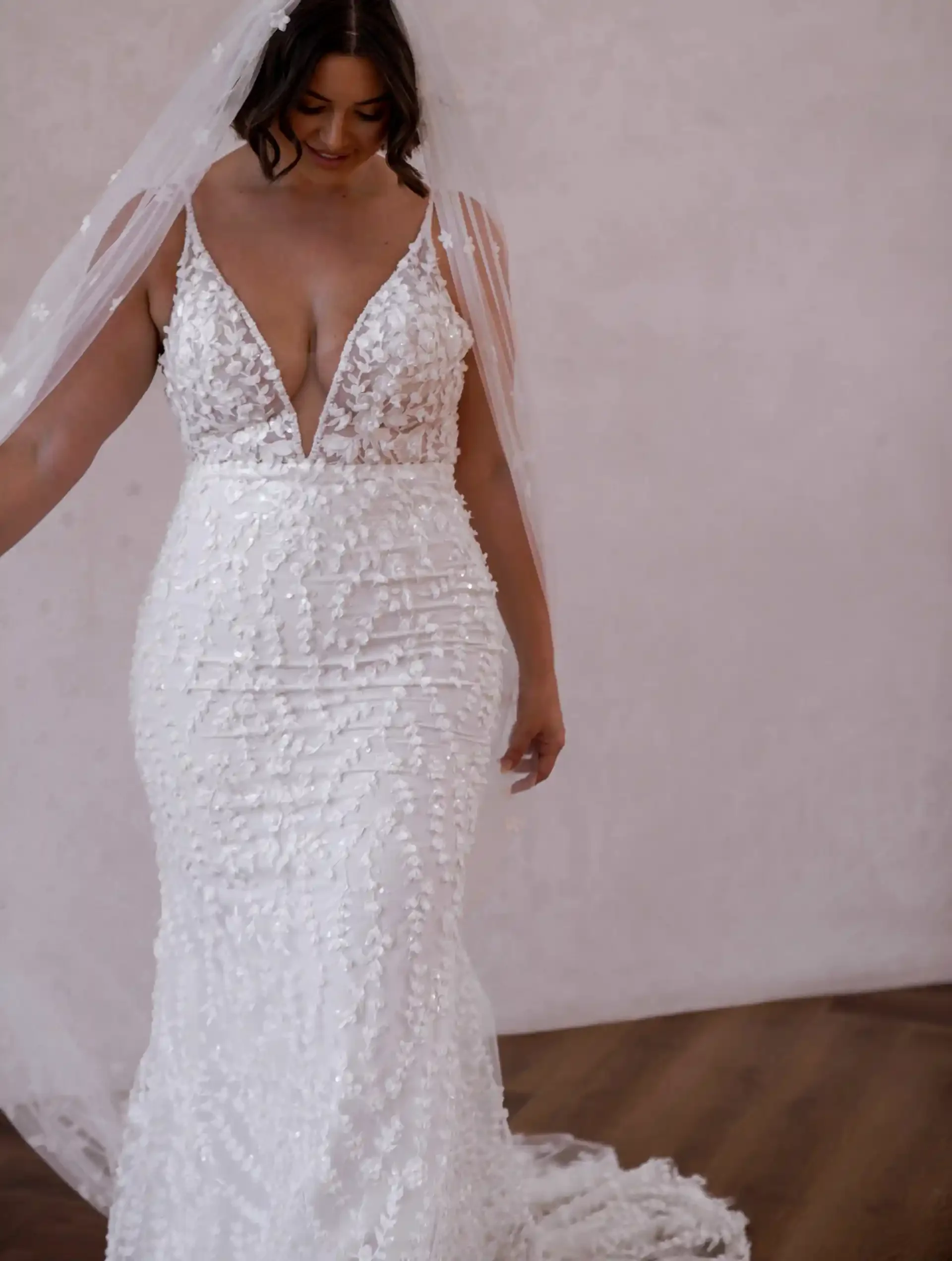 Elliot-Curvy-by-Made-With-Love-Bridal.webp