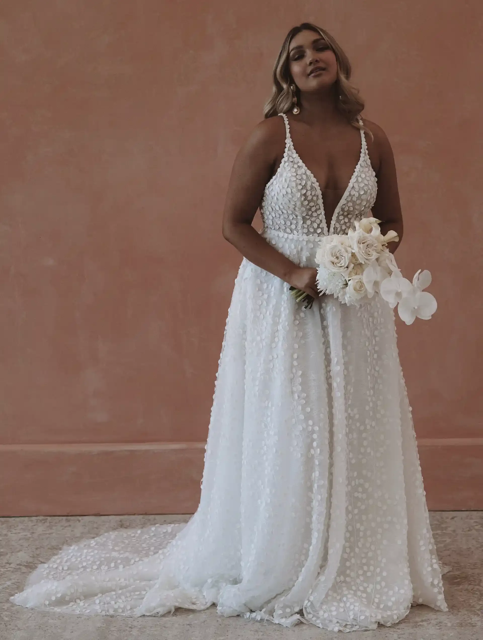 louie-flowy-curvy-bridal-gown-designed-by-made-with-love.webp