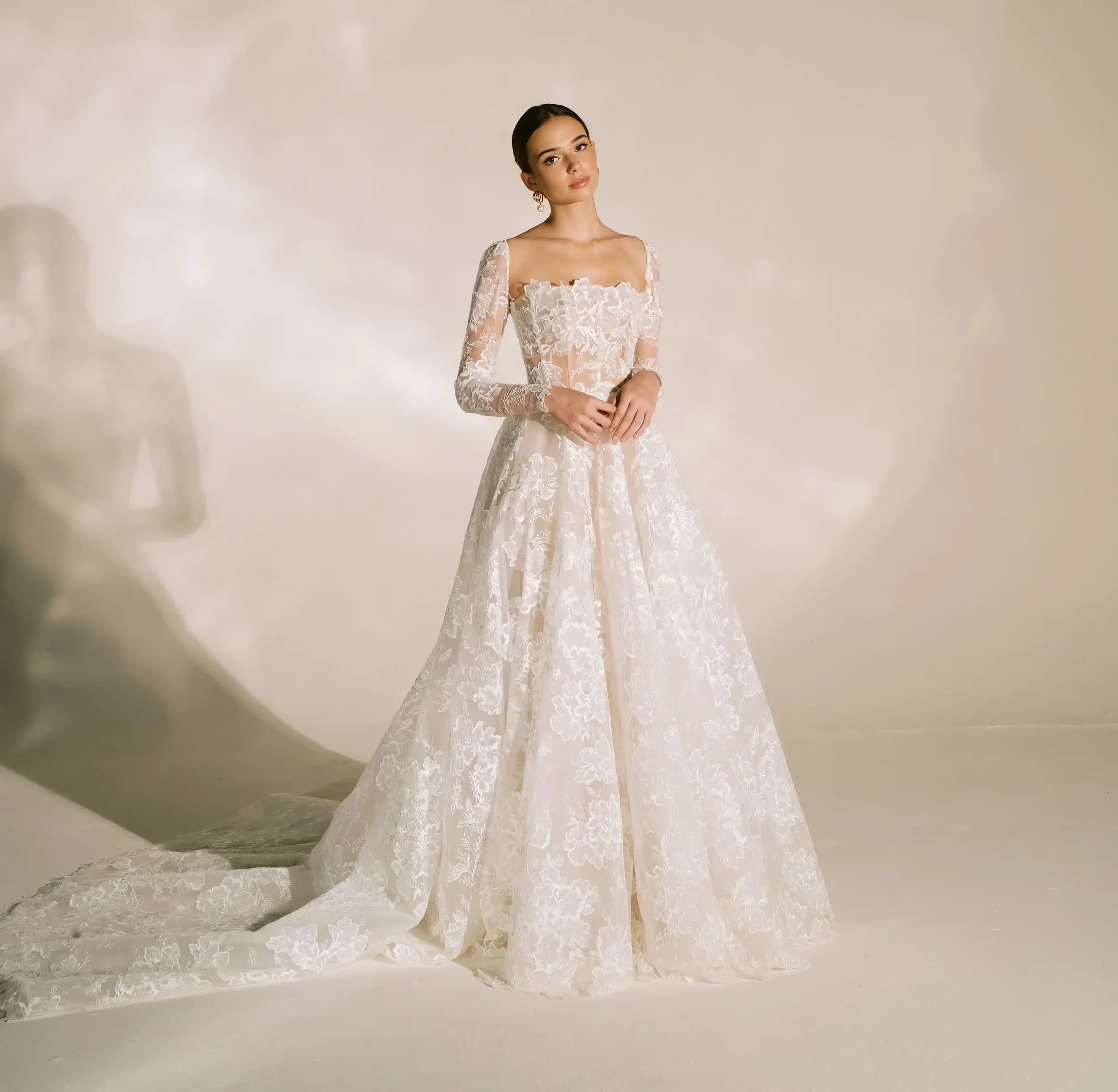 Guardiola-Lucid-Dream-Willow-bridal-gown-full-front-view-v3.webp