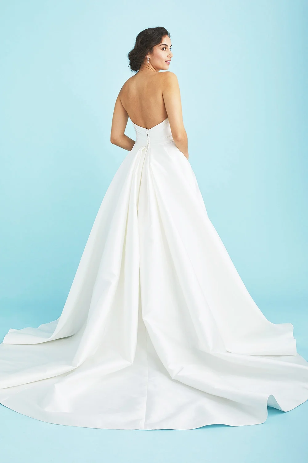 arden-by-lea-ann-belter-bridal-full-back-view-of-wedding-dress.webp
