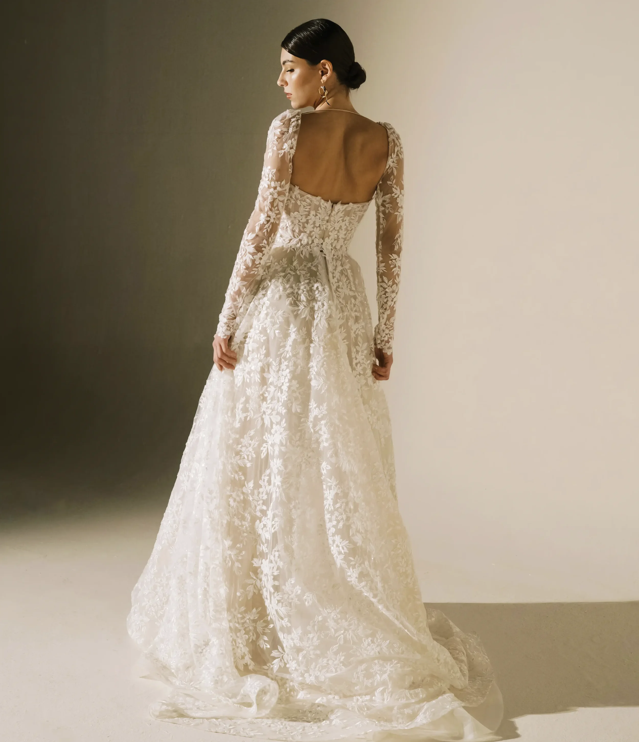Guardiola-La Boheme-Jackie-bridal-gown-full-back-view-v2.webp