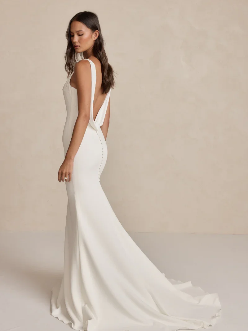 harry-wedding-dress-MWL-bride-made-with-love-bridal-full-side-view.webp