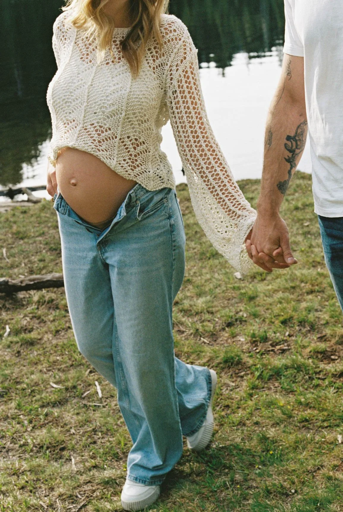 Maternity photography with a couple, dreamy captured in Oregon. 