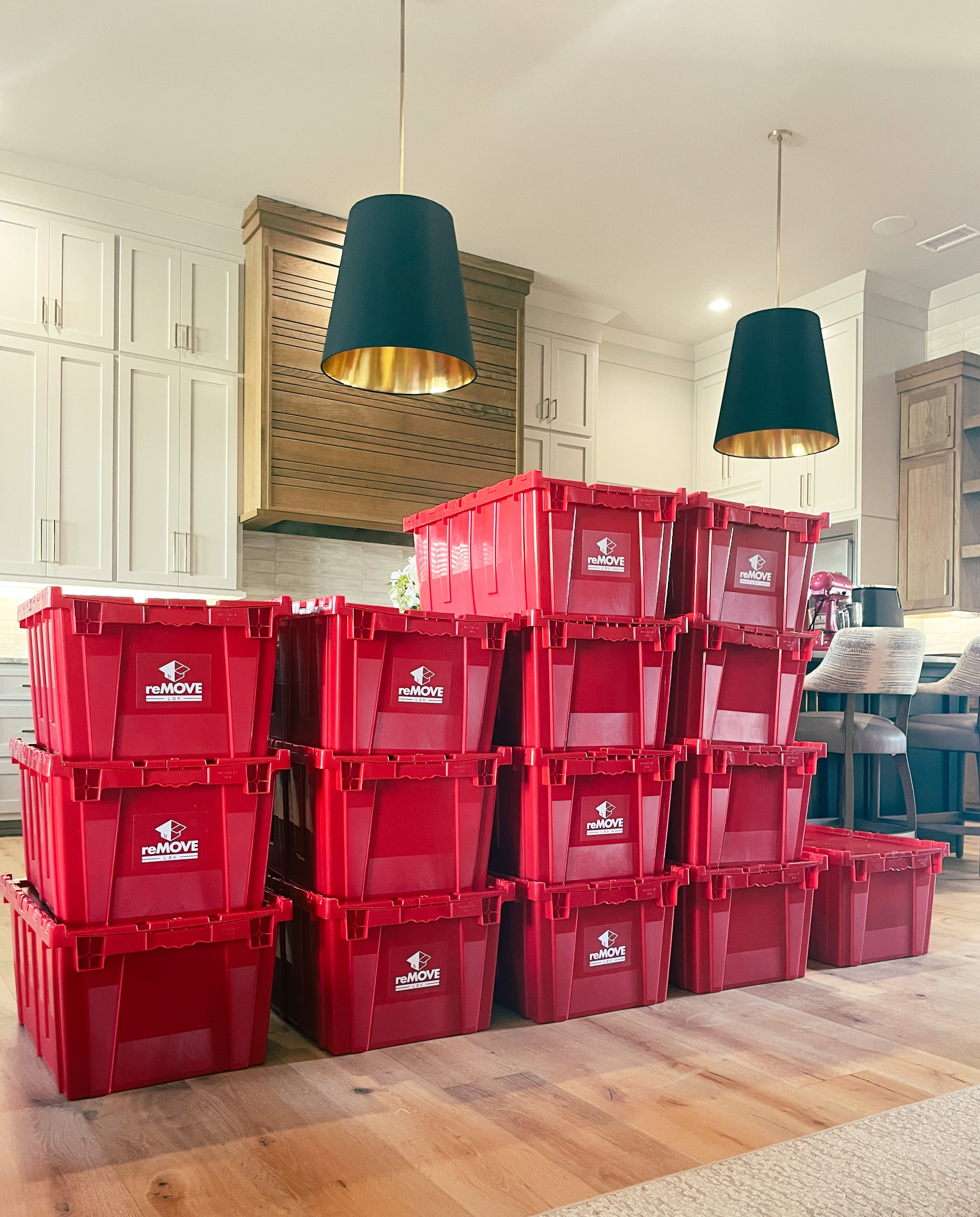 Stacked eco friendly moving box showing secure interlocking lids and ergonomic handles designed for efficient packing crates for moving