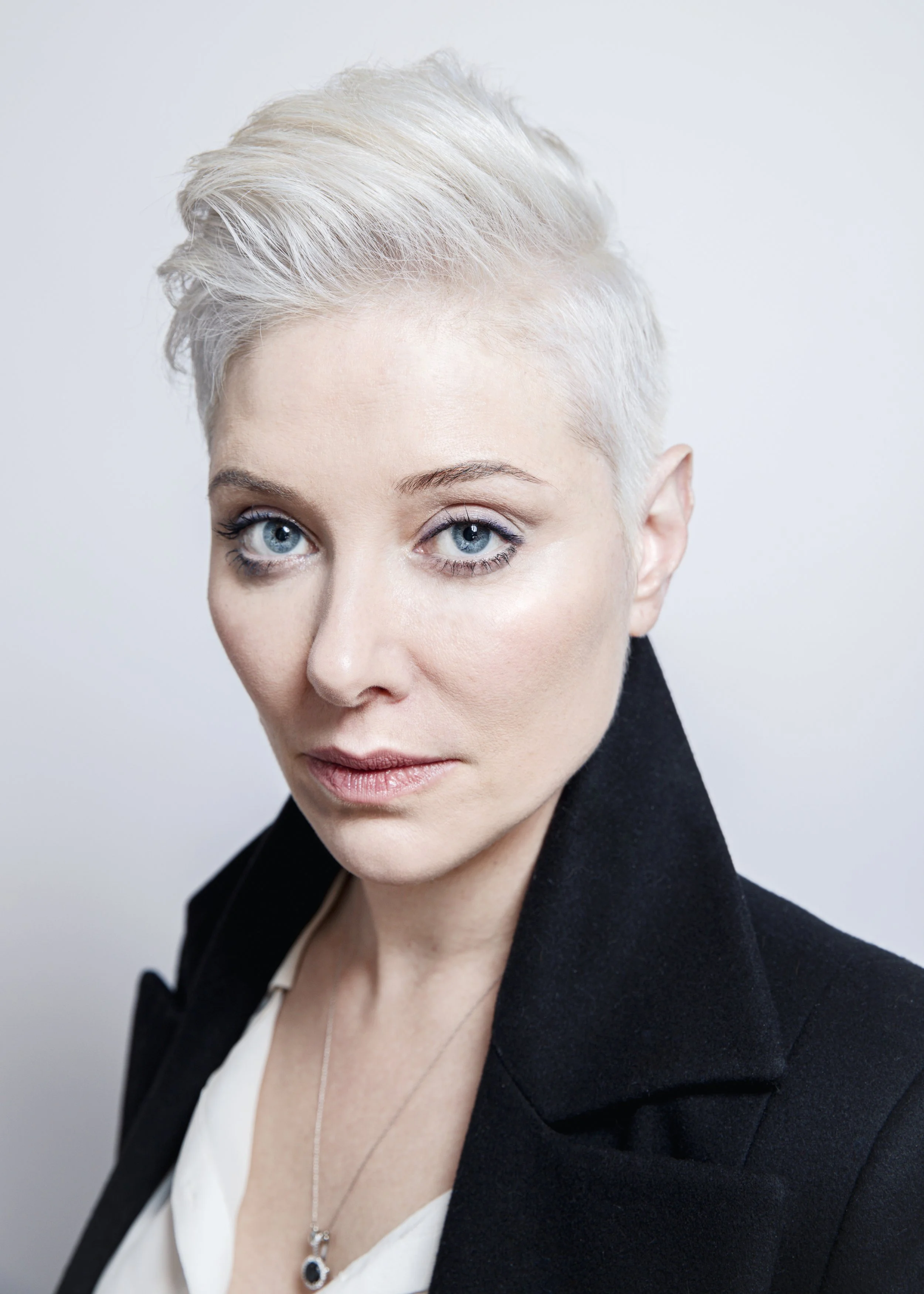 soft hair and makeup styling for branding session or professional portraits