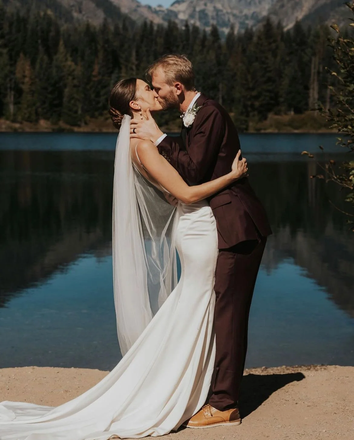 pnw-elopement-wedding-bride-verni-01.jpg.jpg