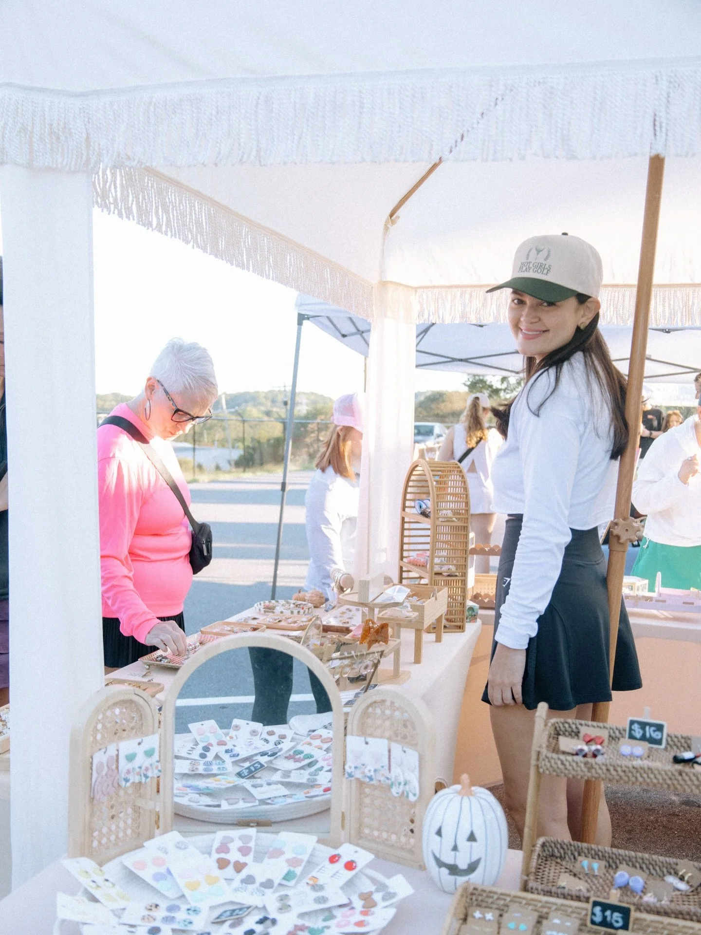 SIX DAYS OUT ⛳️🍷
Our couples event takes over @sociallatitude exclusively from 6&ndash;8PM

✨ Golf simulators
🏌️ Drive contest (2 winners get Clubhouse Credentials to the BMW Charity Pro-Am Golf Tournament which is valid for any &amp; all of the to