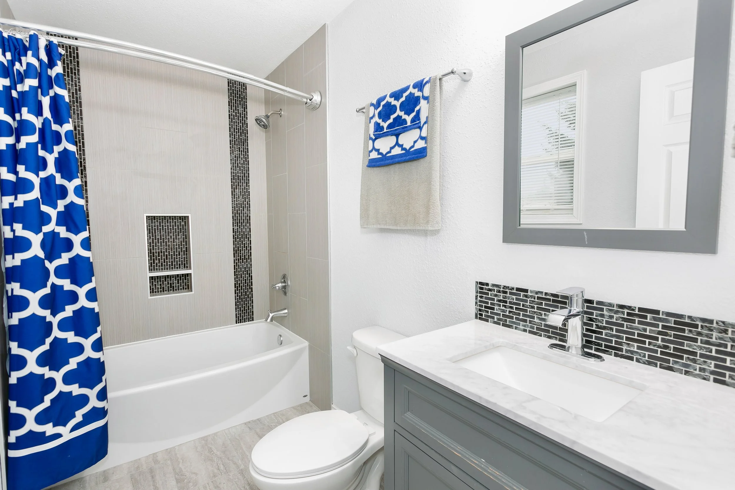 2nd full bathroom upstairs with as much privacy as you could wish for!