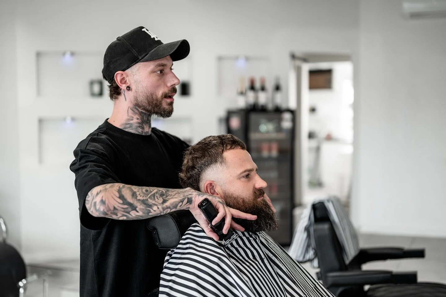 Another unreal week lads 👏
Again, I appreciate all the people driving past giving us a wave and a toot! stickin ya heads in to say gday, and for all the chats! 
I’ll see ya’ll next week 🙏
📸@aevans_photographer 
📍@uncletonysbarbers