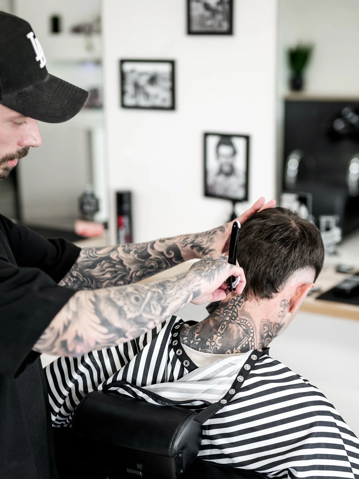 Every detail counts, every cut matters 🙏
Tag a mate that needs a trimmo ✂️
📸 @aevans_photographer 
💈 @uncletonysbarbershop 
#UncleTonysBallarat #UncleTonys #BallaratBarber #BarbersOfBallarat #BarberCulture #BarberLove #menshair #FadeGame #Fres