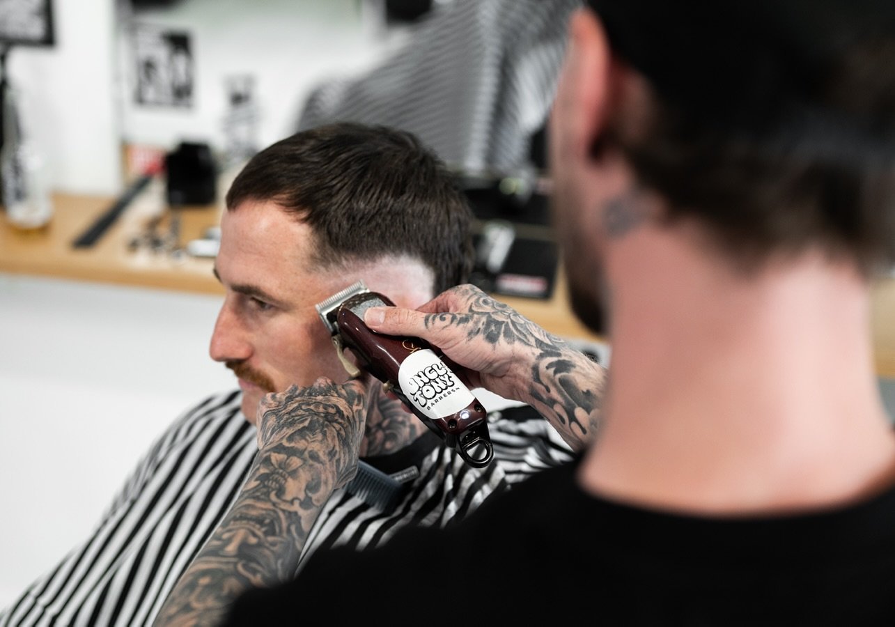 ✂️ We are back cutting away tomorrow!

📸 See you guys @uncletonysbarbershop

📍912A Howitt Street, Wendouree 

📸 @aevans_photographer 

#UncleTonysBallarat #UncleTonys #BallaratBarber #BarbersOfBallarat #BarberCulture #BarberLove #menshair #FadeGam