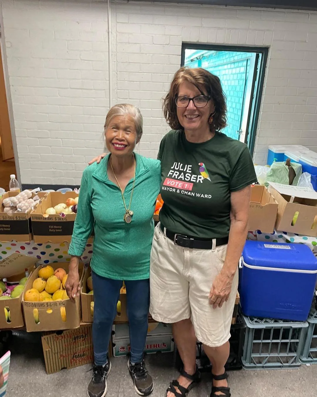 Choyey has had a market stall at Rapid ck for 30 years, making the best paw paw salad! 

I was at Rapid Creek Markets this morning to listen to locals &amp; get advice from stallholders. Thank you to everyone who had a chat. 

Thankyou Choey!!!