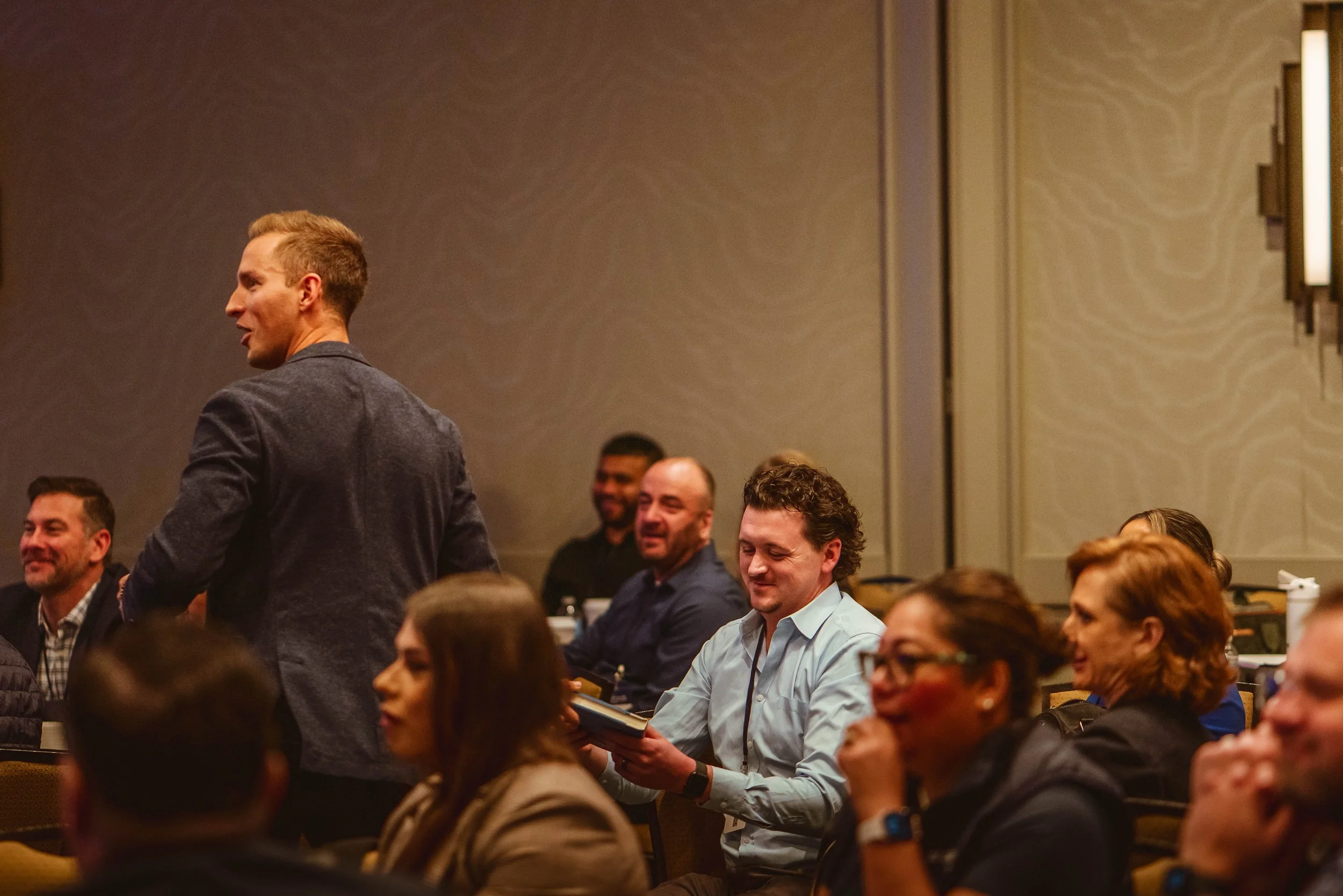 How Confident Leaders Communicate Differently