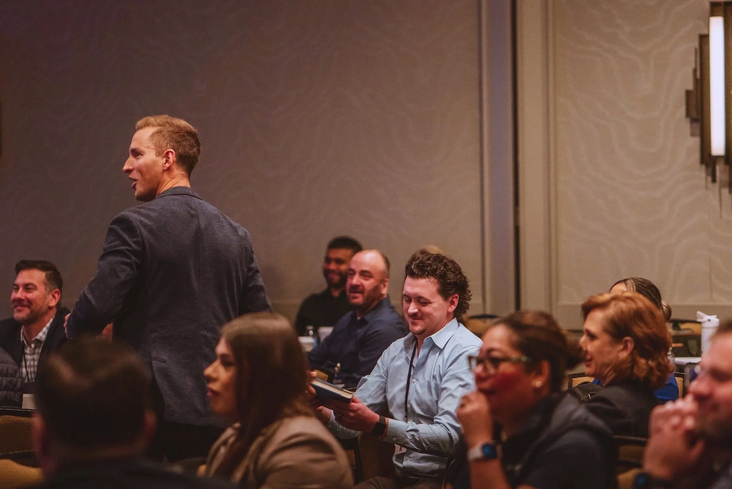 Best keynote speakers for leadership events.