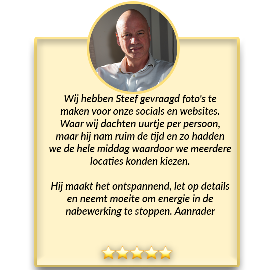 Professionele brandingshoot op locatie voor website en social media, met oog voor detail en nabewerking.