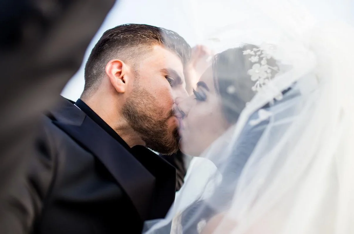 portret-love-shoot-koppelshoot-man-en-vrouw-voor-trouwerij.PNG