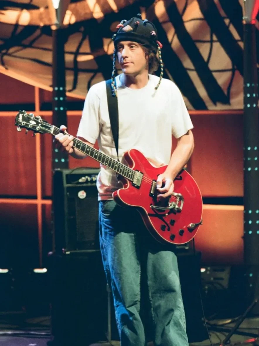 We are deeply saddened to hear that we have all lost all around wonderful human and guitarist of The Cure Perry Bamonte. Thank you for all of your wonderful contributions and RIP. #thecure #perrybelamonte