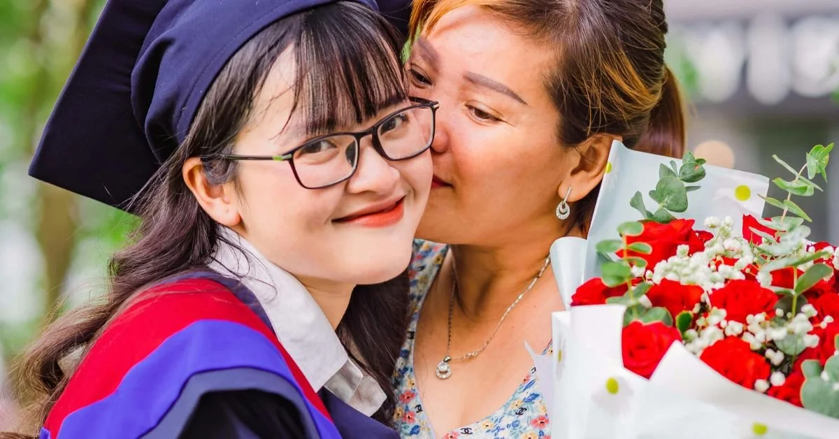 Tribute &amp; Remembrance Collection: Graduation Galleries for Schools and Families