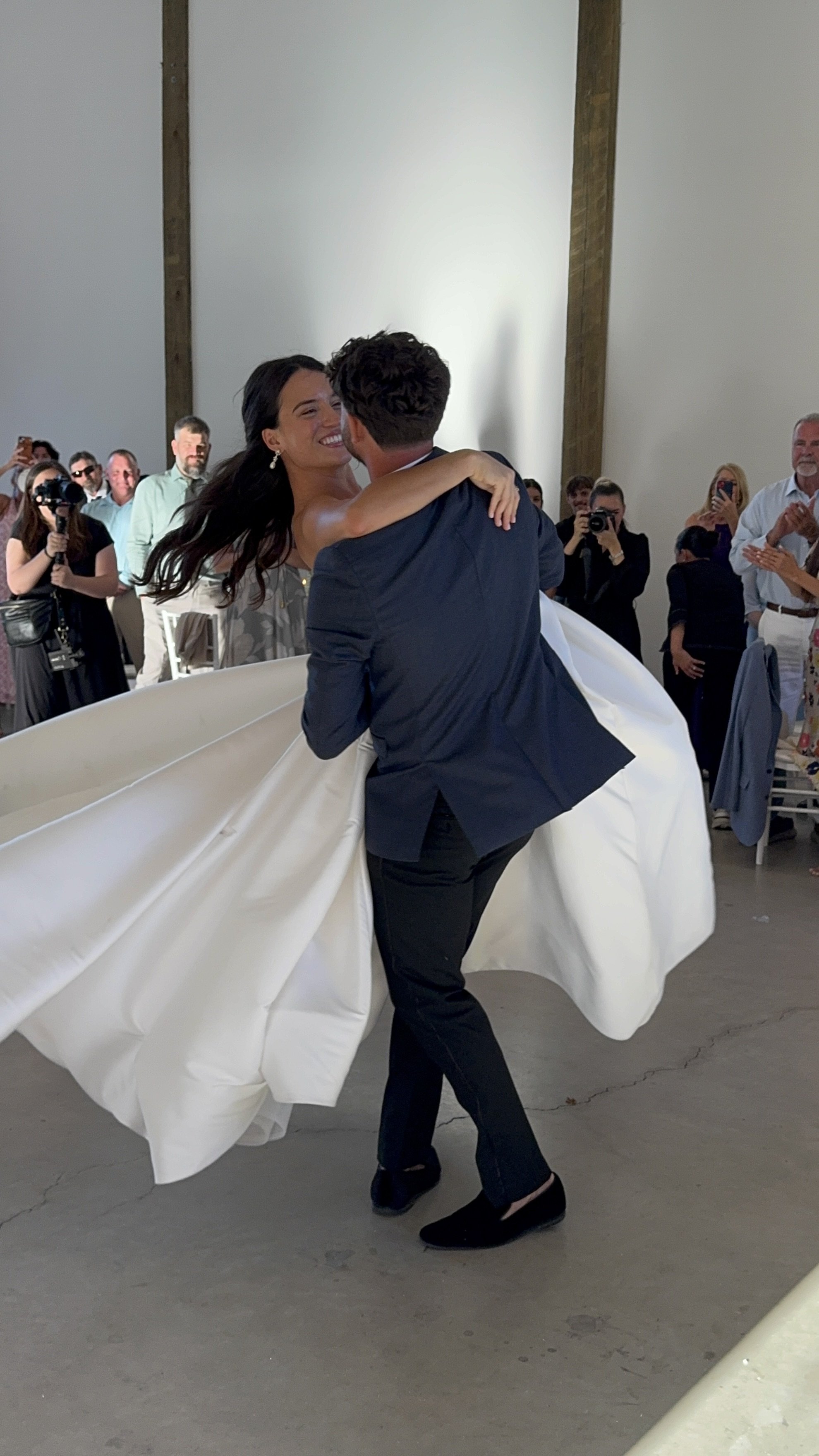 Best QR code for wedding pictures (2026): no-app platforms compared