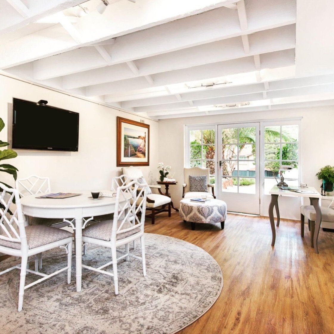 We have just completed a stunning conversion of an unused space into a modern home office in Buderim! A once under-utilised area has now been transformed into a sleek and functional workspace. #construction #renovation #sunshinecoast