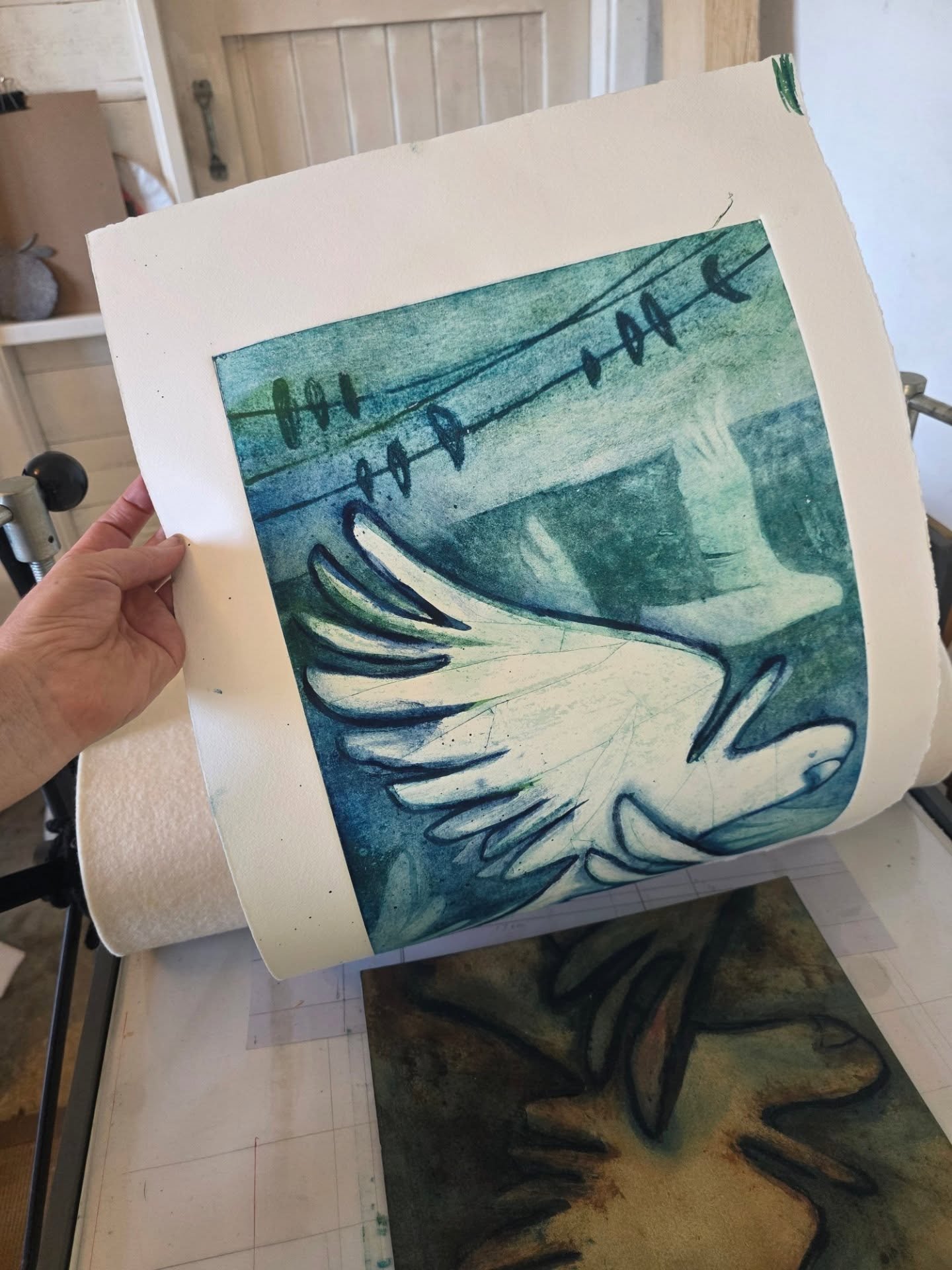 'Mossy Possie'...whether you love or feel frustrated by our noisy locals, they are definitely part of Moss Vale's fabric...(especially around Kirkam St!)
I've created a collagraph print to capture the corellas, using packing tape, sand &amp; shellac.