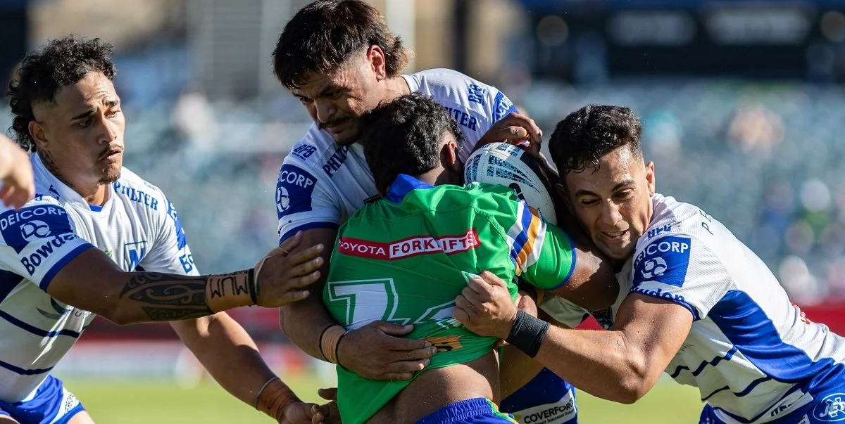 Jets winning run ended by Canberra heatwave and second half errors</strong>