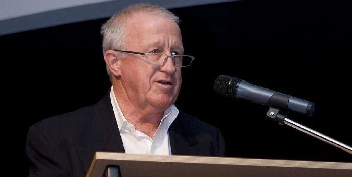 Changing of the guard as Barry Vining announces his resignation as club President