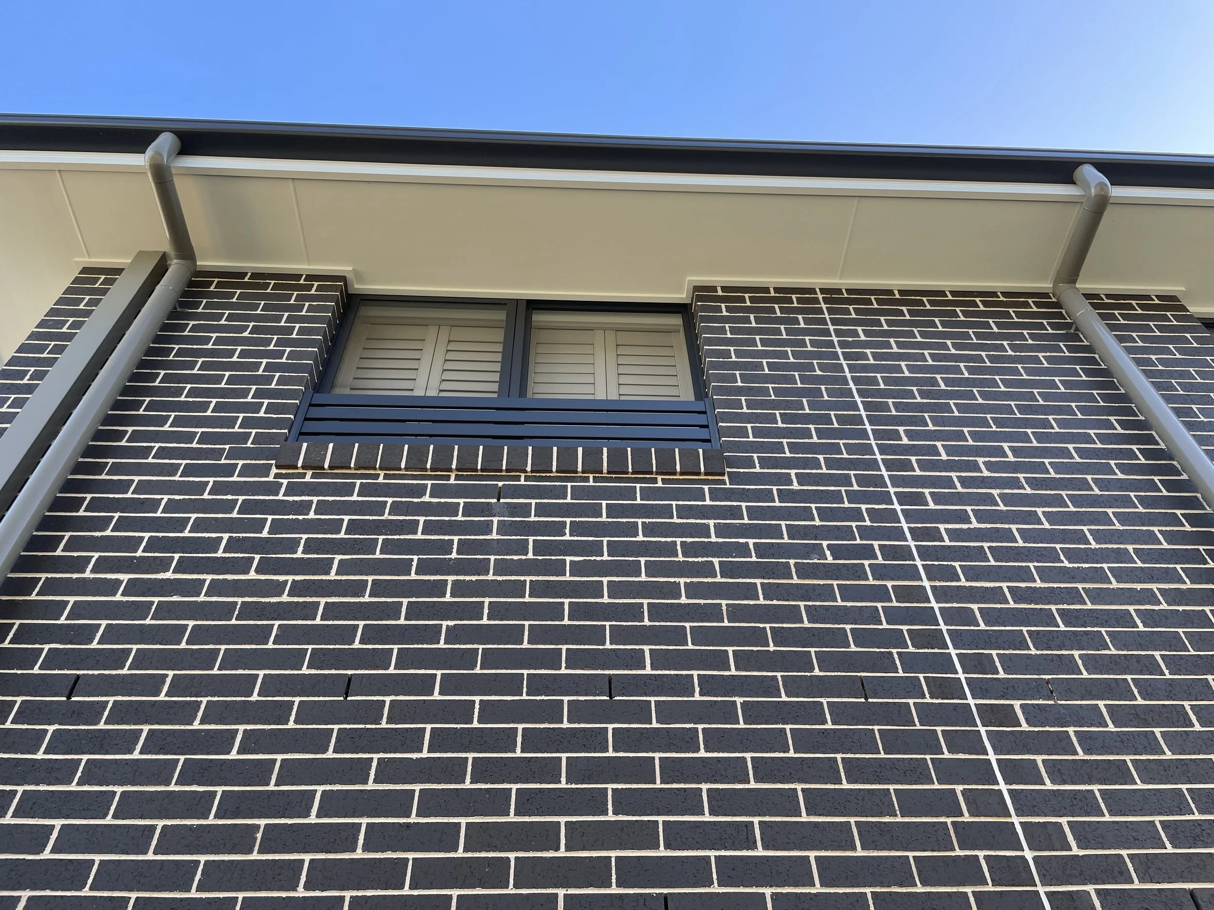 aluminium-slat-privacy-window-screen.jpeg
