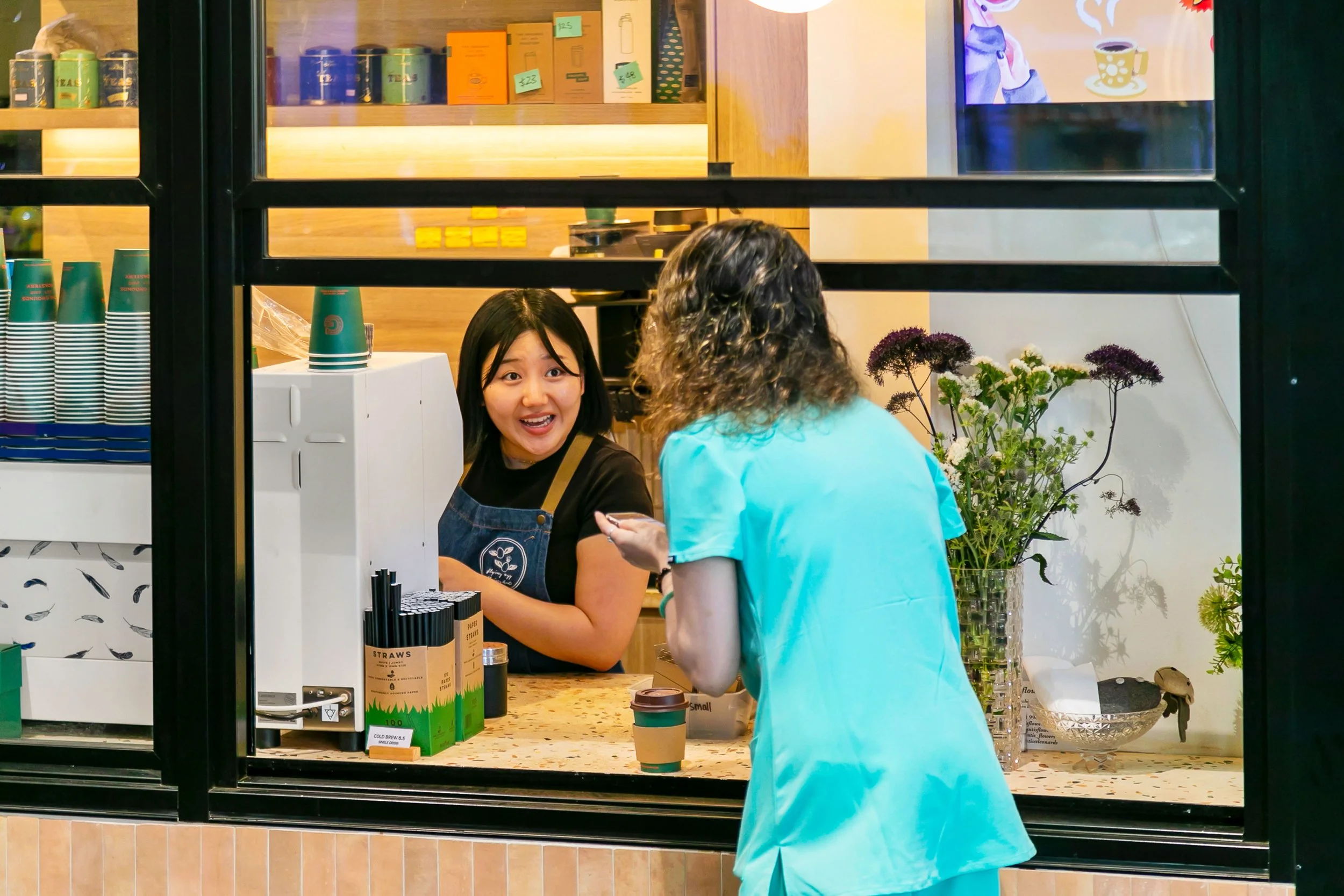 A diverse selection of cafés and dining options provide convenient places to meet clients, grab coffee or enjoy lunch, all within the Forum West precinct.
