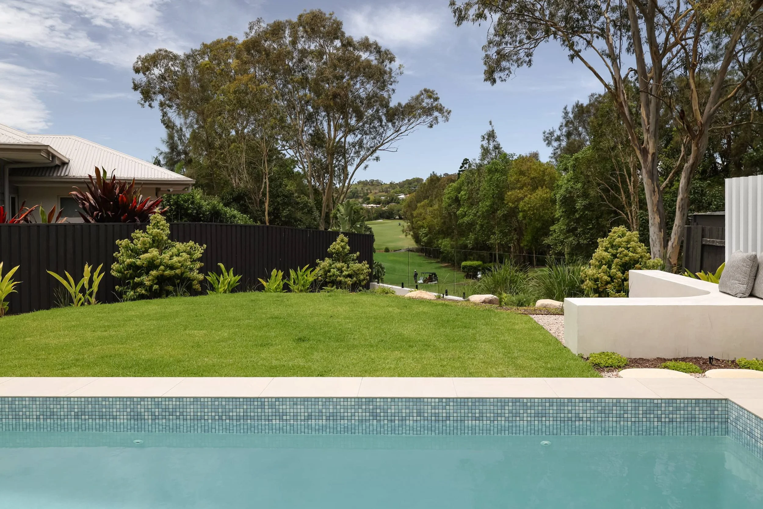  jones-co-interiors-onyx-coolum-backyard-pool-golf-course-coolum-beach-yaroomba.JPG