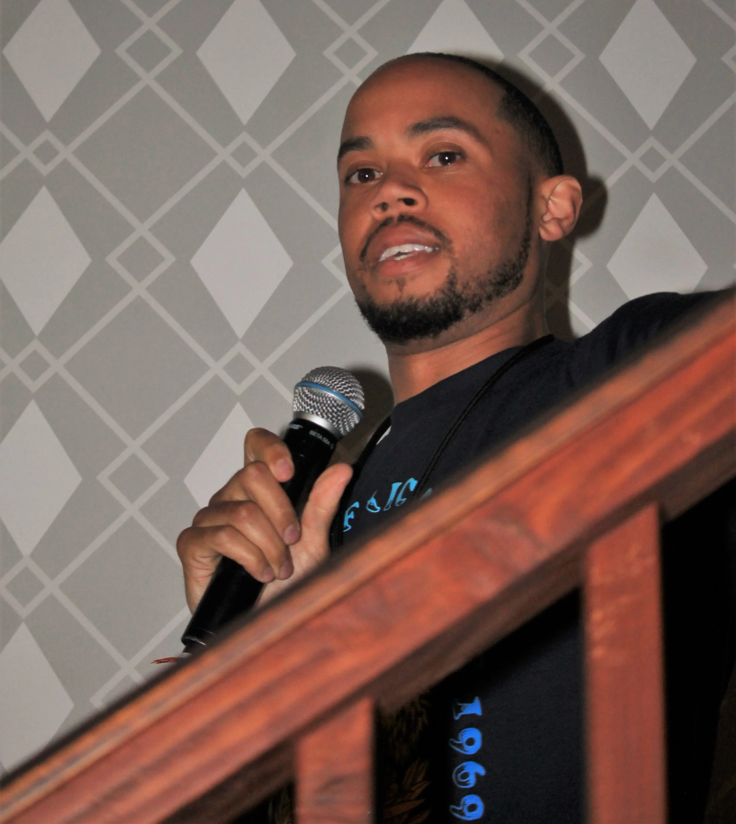 And open mic special guest Gaston Aziz.