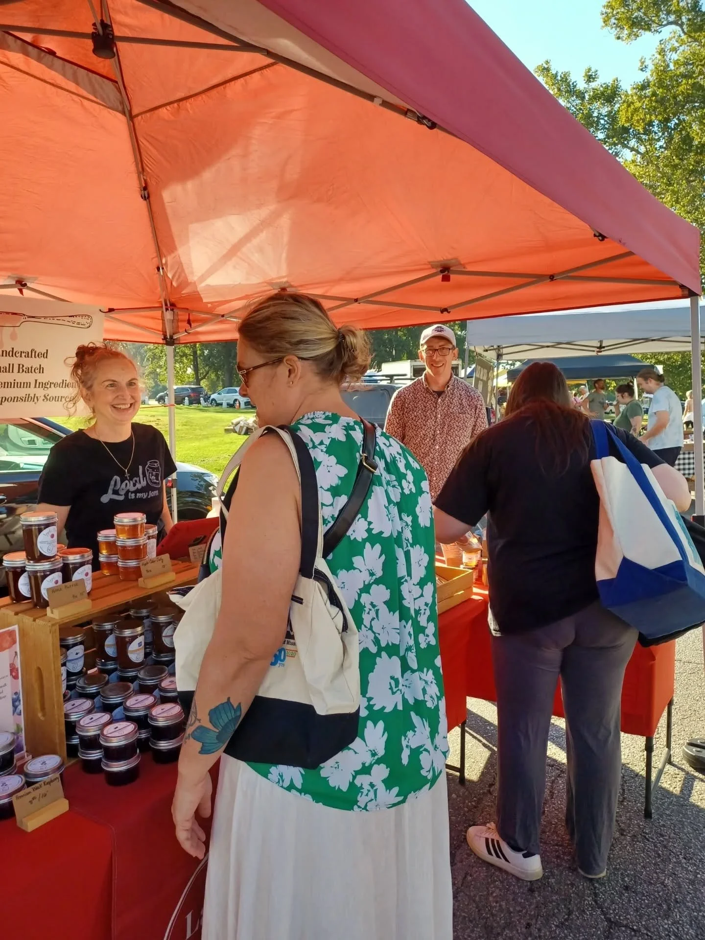 Will was at @tgfarmersmarket today with Cindy @larder_cupboard! Thanks to everyone who stopped by to buy honey or jam (or both!) and to welcome Cindy back to the market!
.
.
.
#towergrovefarmersmarket
#farmersmarket
#buylocal
