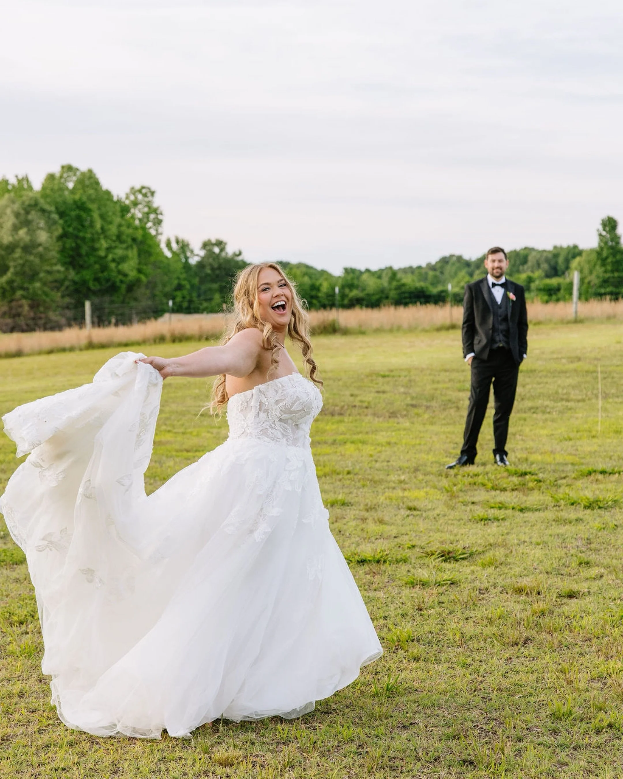 Rhianna is the kind of person who fills every room she walks into. Loud in the best way, unapologetically herself, the life of the party without ever trying to be. After spending the entire weekend with them through the rehearsal dinner and wedding d