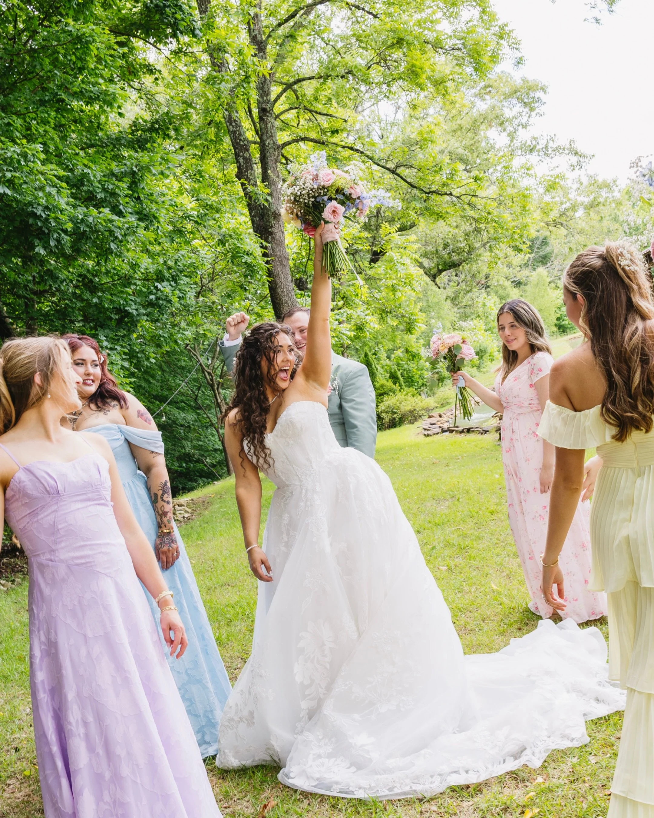 The weddings I&rsquo;ve been photographing these last couple of weeks have been FULL of color, and I am absolutely loving it. 🌸✨

Here&rsquo;s a little glimpse into Hailey &amp; Joshua&rsquo;s beautifully vibrant (and thankfully not-so-rainy) weddin